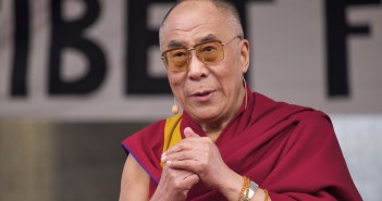 Der Dalai Lama zu Gast in Berlin. Großveranstaltung am Brandenburger Tor.
