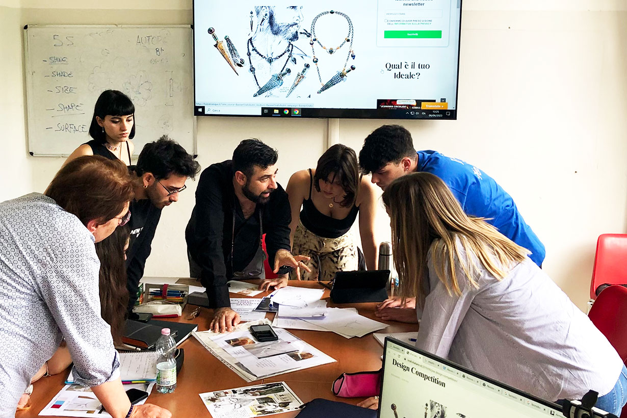 Master sul gioiello, in mostra alla Biennale di Arte e Design di Firenze i lavori delle allieve
