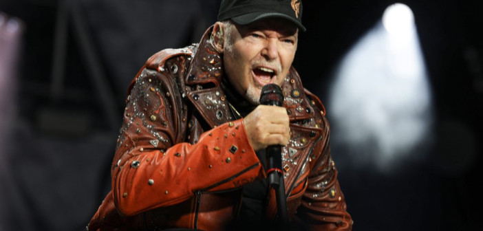 L’Università degli Studi di Salerno conferisce a Vasco Rossi il Dottorato di Ricerca Honoris Causa in Politica e Comunicazione